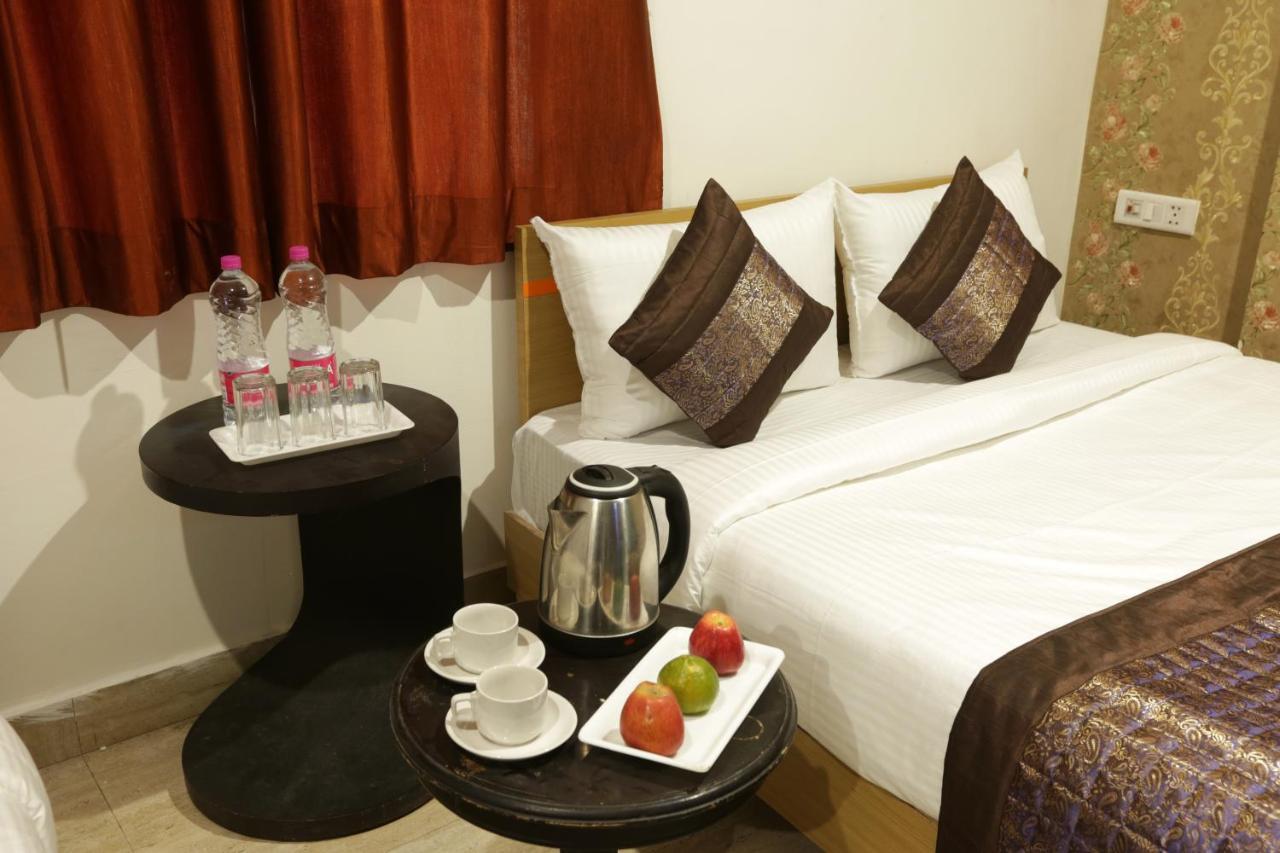 Hotel Airport Star Ню Делхи Екстериор снимка