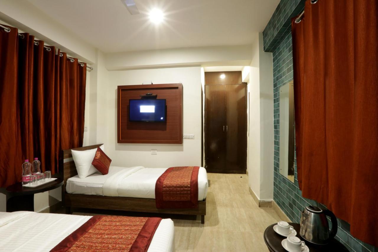 Hotel Airport Star Ню Делхи Екстериор снимка