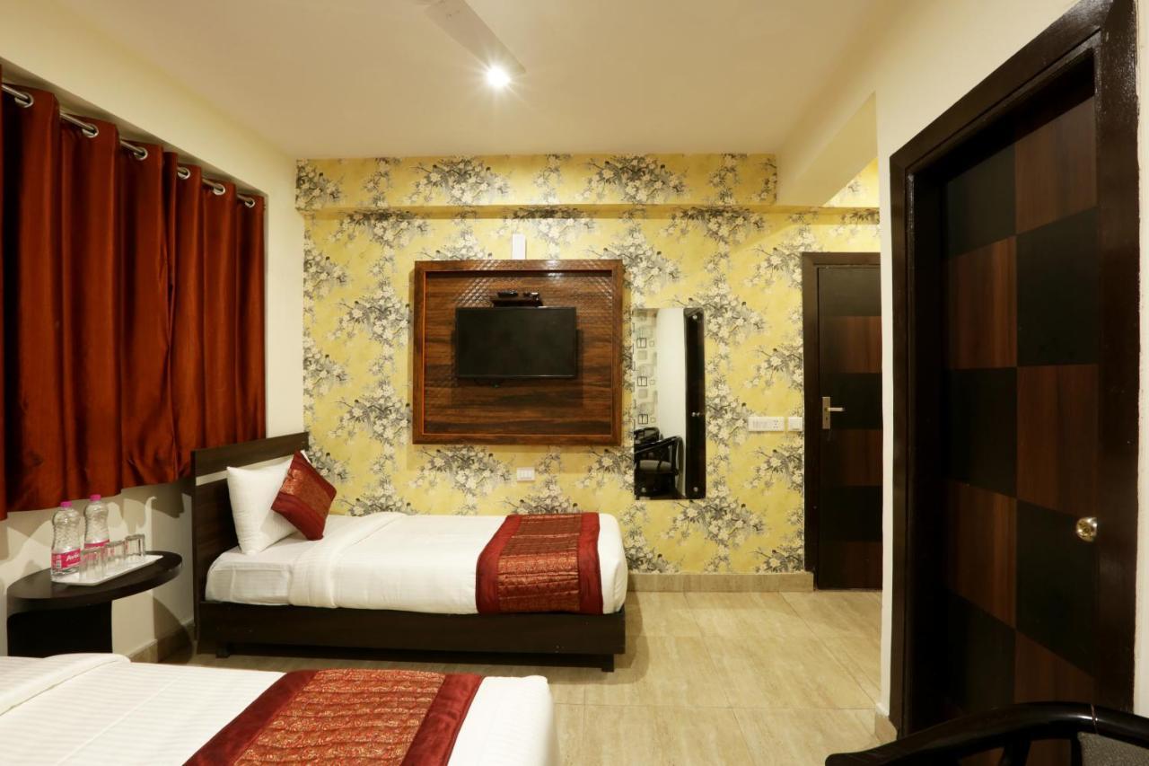 Hotel Airport Star Ню Делхи Екстериор снимка