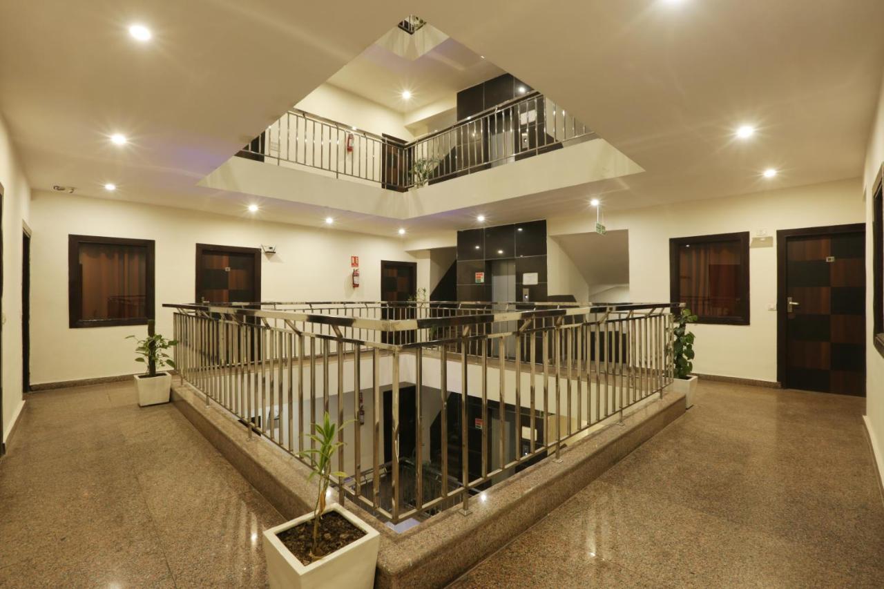 Hotel Airport Star Ню Делхи Екстериор снимка